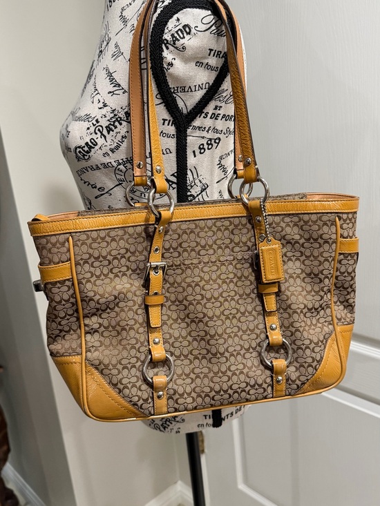 Coach Handbags - Authentic vintage Coach Signature Gallery Tote Bag khaki Brown w/tan leather